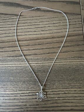 925 Sterling Silver Italian Chain Snowflake Pendant Necklace